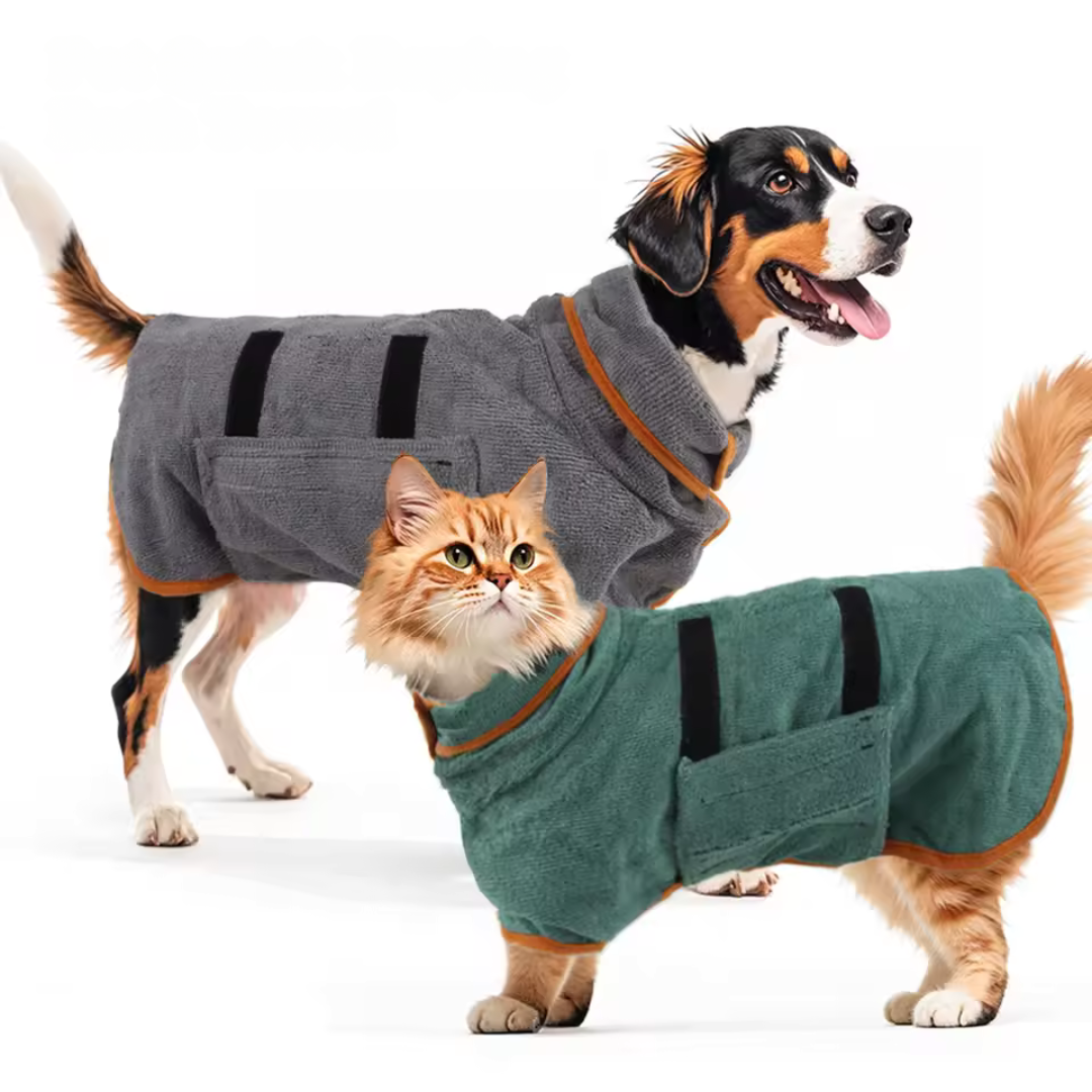 Flauschiger Haustierbademantel – saugstark & bequem für jedes Haustier
