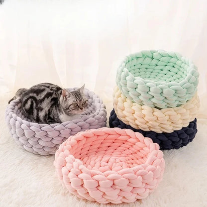 Ultra-Weiches Handgewebtes Haustierbett – Rund, Waschbar & Ganzjährig 🐾