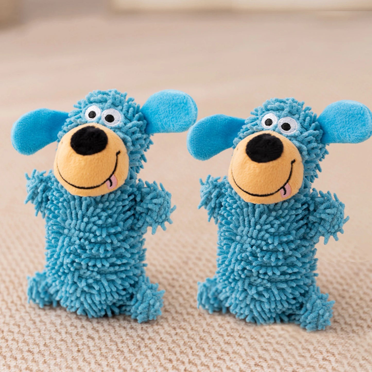 Plüsch Hundespielzeug mit Quietscher – robust & verspielt