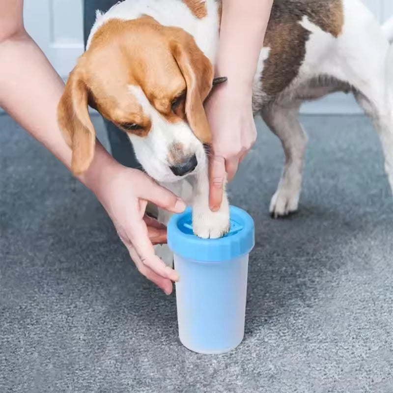 Tragbarer Pfotenreiniger für Hunde sanft und hygienisch